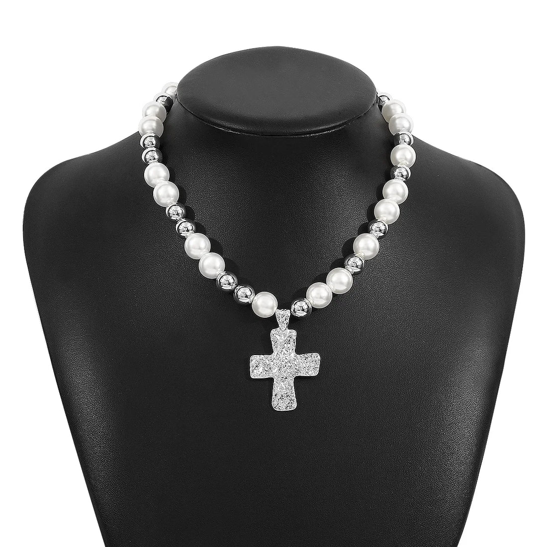 Women’s White Pearl Choker Necklace